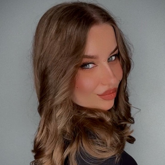 Meet your Posher, Anna - Picture 1 of 1